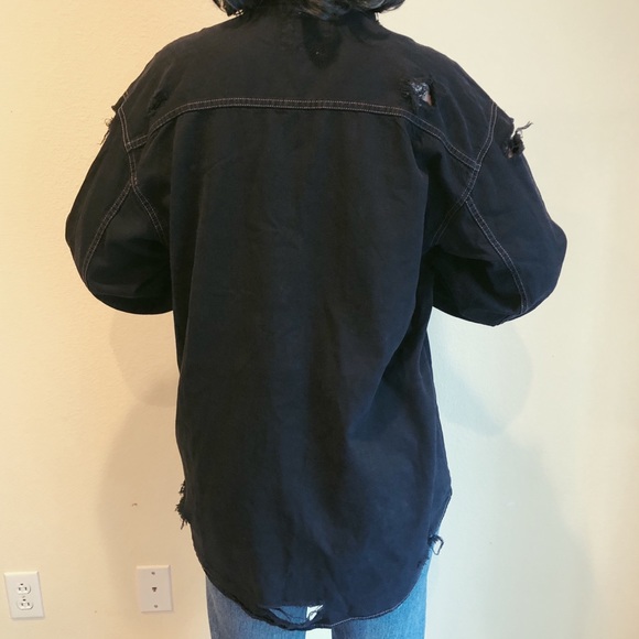 LAST CHANCE 🚨 Vintage embroidered button up - Picture 3 of 7